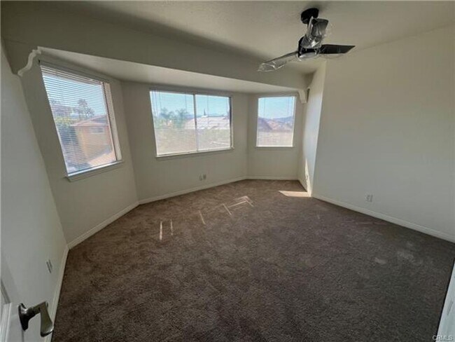 Building Photo - Welcome to this beautifully remodeled home