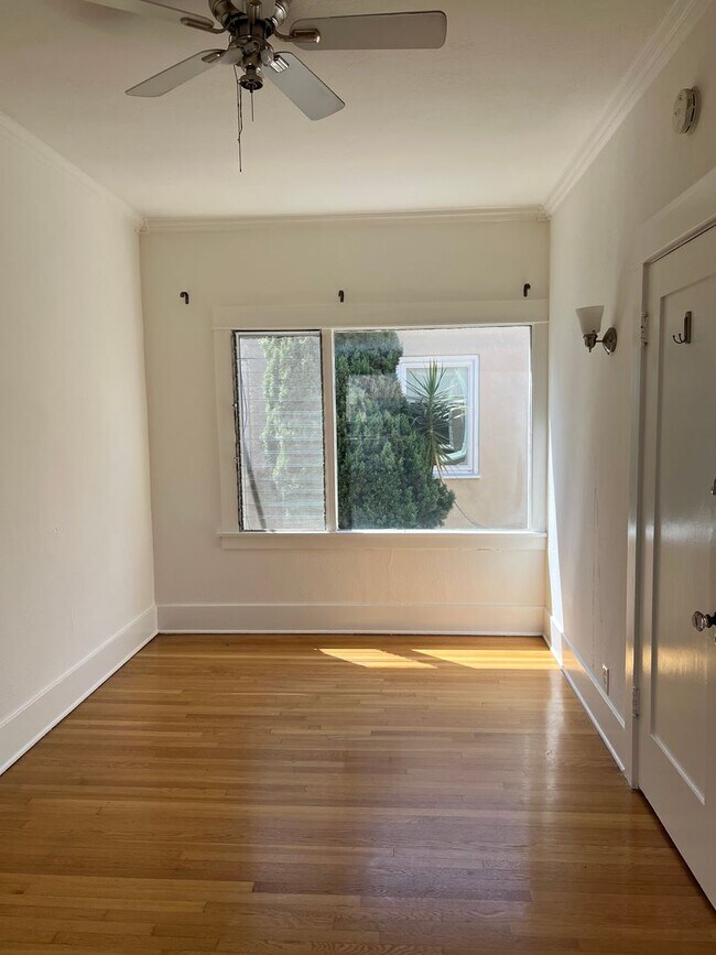 Building Photo - Oceanview Two Bedroom Apartment with Laund...