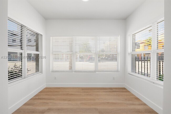 Building Photo - 403 SW 12th St