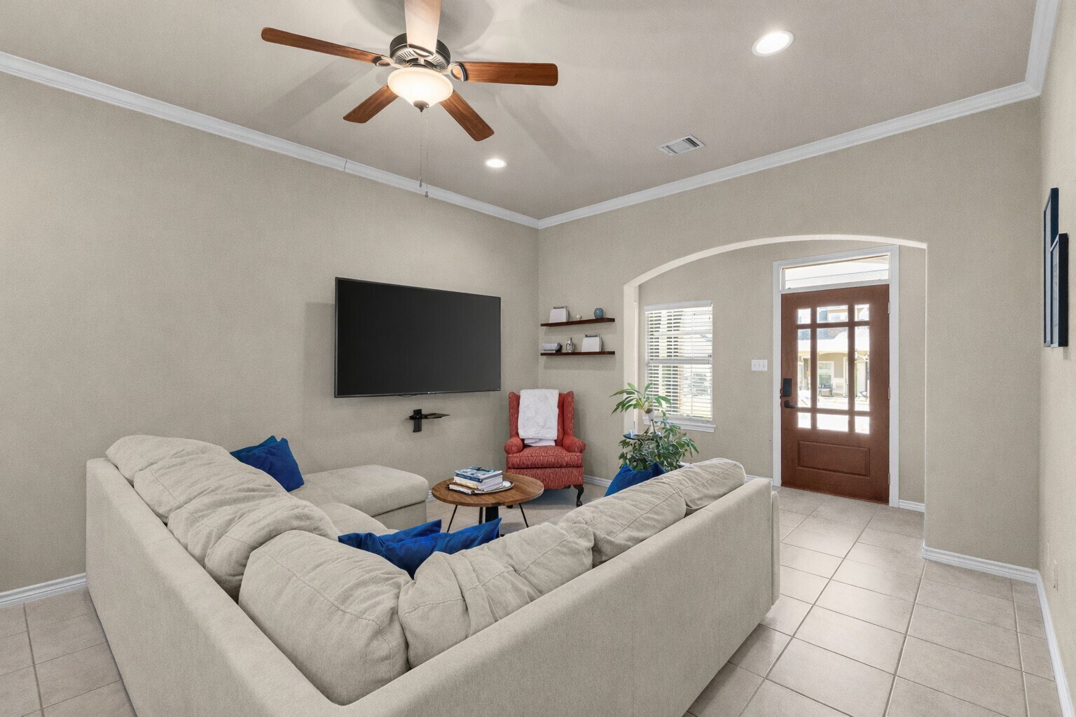 Building Photo - 3825 Silverthorne Ln
