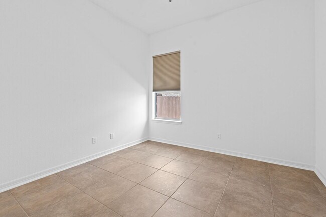 Building Photo - 13271 Mesa Verde Dr