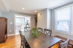 Building Photo - 1263 Poplar Ave