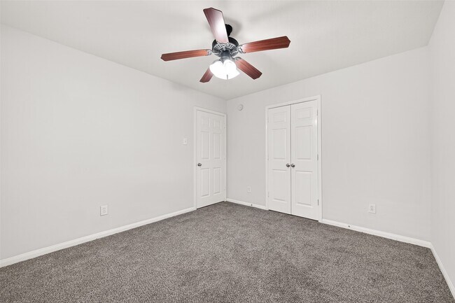 Building Photo - 6030 Wildbriar Ln