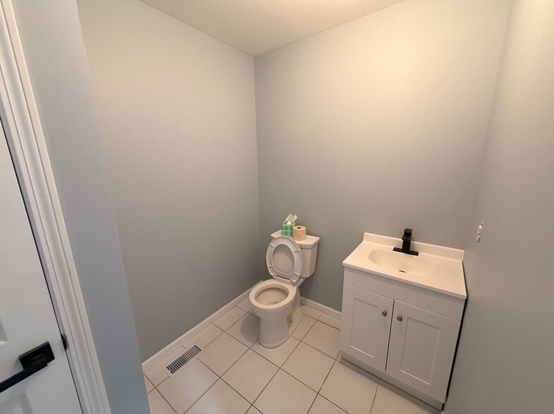 Building Photo - 39 Coram Rd