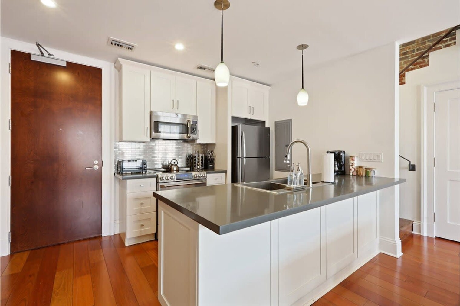 Building Photo - 822 Perdido St