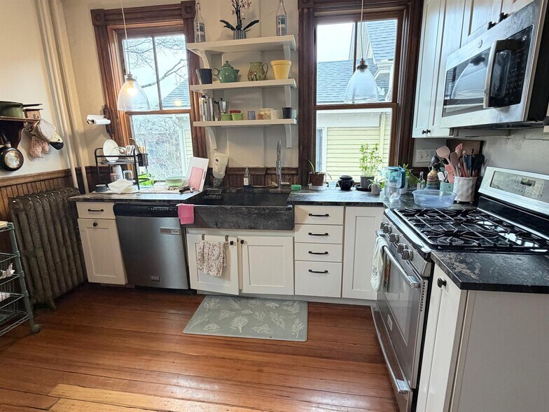 Building Photo - 17 Linden Ave