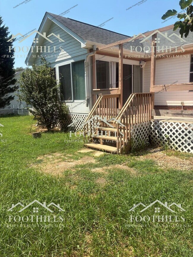 Building Photo - 1003 Ravenswood Dr