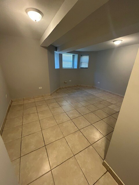 Building Photo - 2300 S Ridgeway Ave