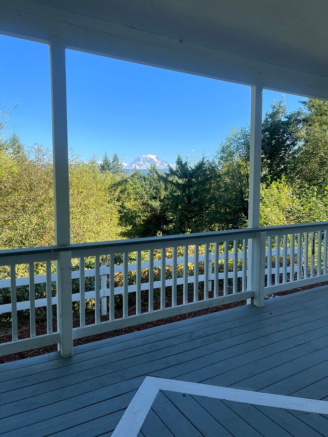 Building Photo - Charming home located in beautiful Orting!