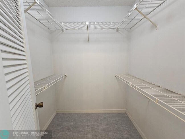 Building Photo - 11327 Little Bear Dr