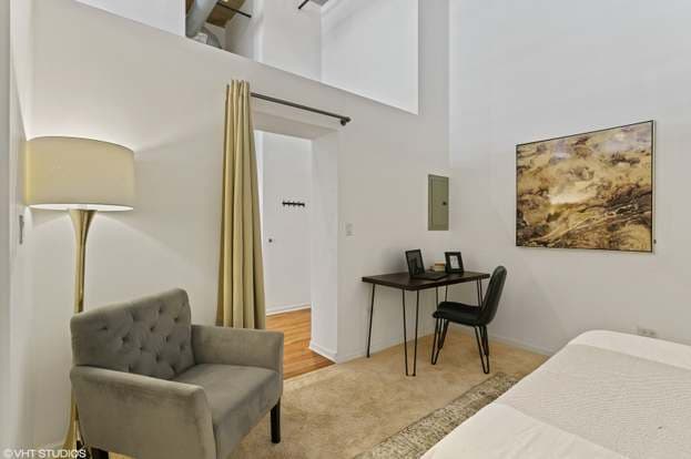 Building Photo - 758 N Larrabee St