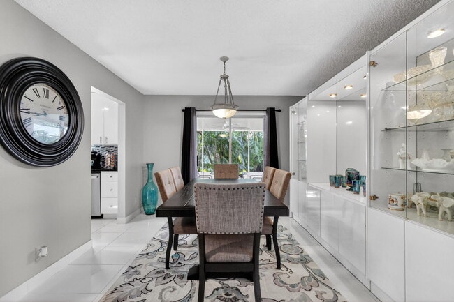 Building Photo - 6357 Overland Dr