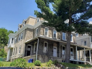Building Photo - 163 Sumac St