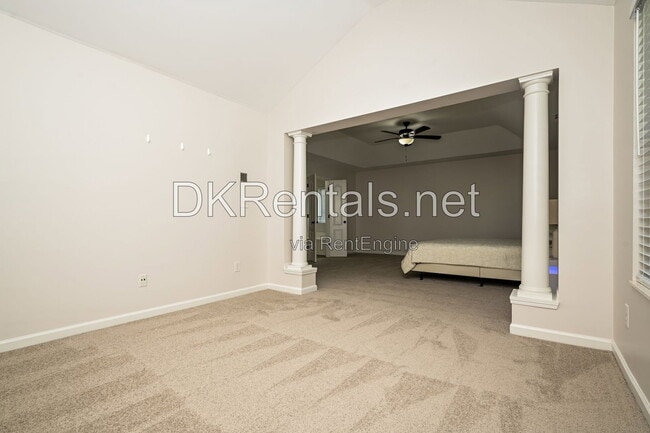 Building Photo - 3926 Yosemite Park Ln