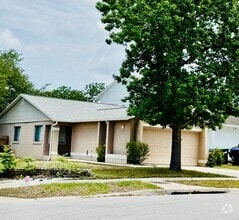 Building Photo - Freshly Updated Home for Lease – Move-In R...