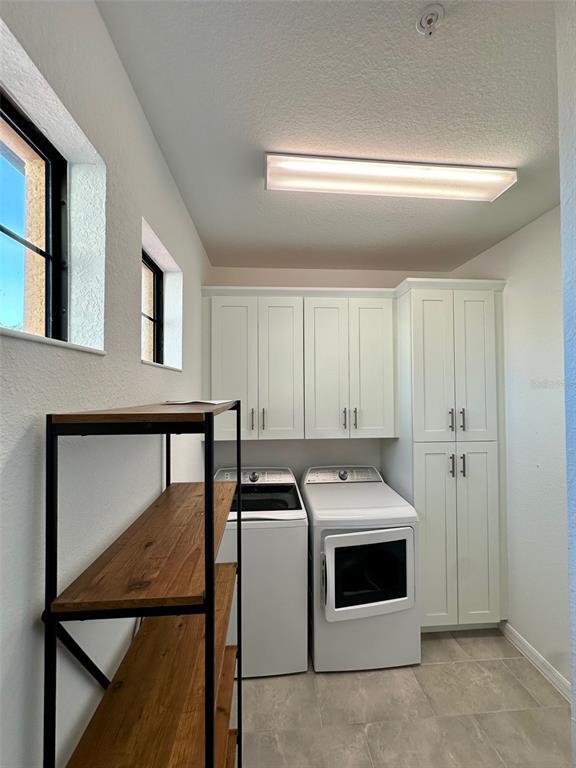 Building Photo - 10027 Crooked Crk Dr