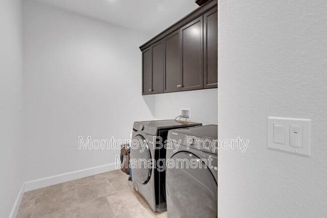 Building Photo - 3013 Pinnacles Wy