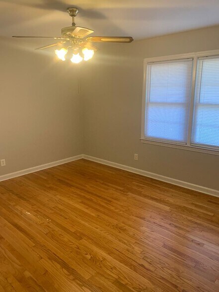 Building Photo - 2916 Walden Dr