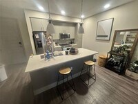 Building Photo - 310 N Orange Ave