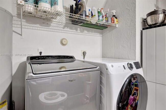 Building Photo - 396 Bedford Ave