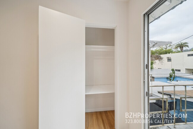 Building Photo - 710 Westmount Dr