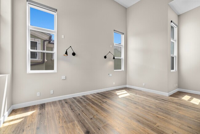 Building Photo - 2415 Carnegie Ln