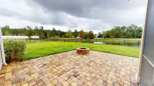 Building Photo - 201 Silver Creek Pl