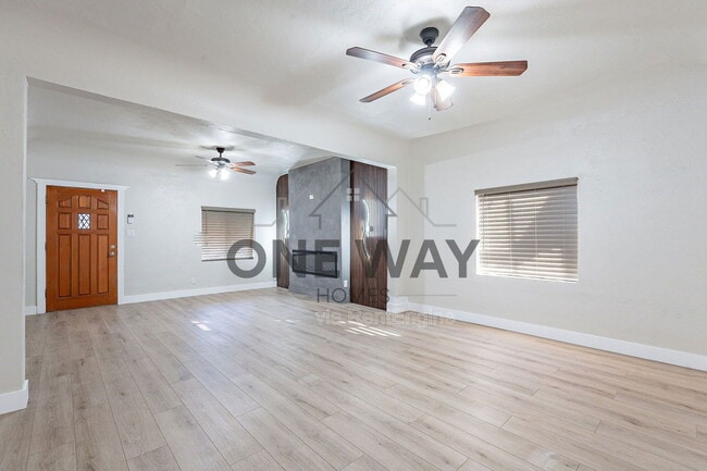 Building Photo - 745 E Pierce St