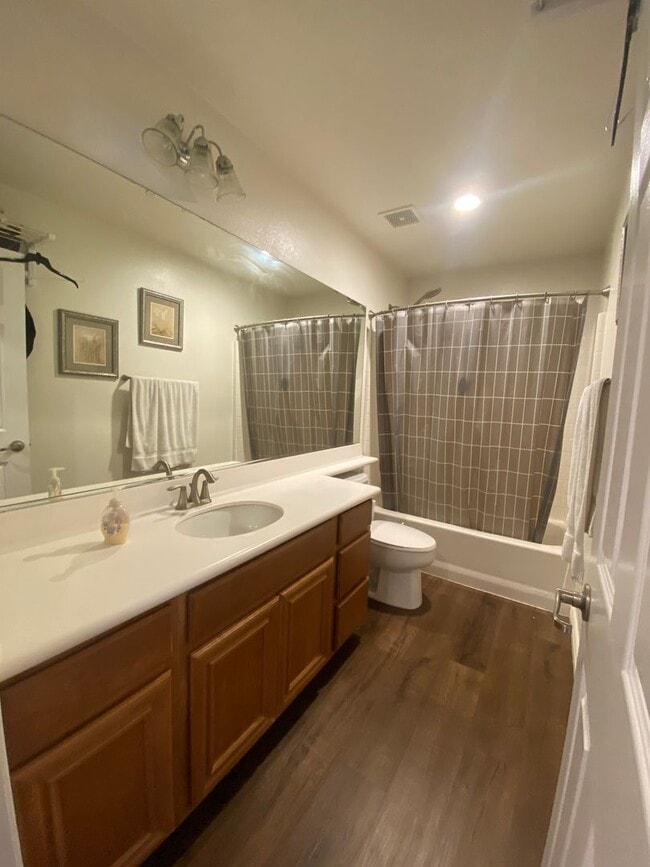Building Photo - 14660 Meadowsweet Dr