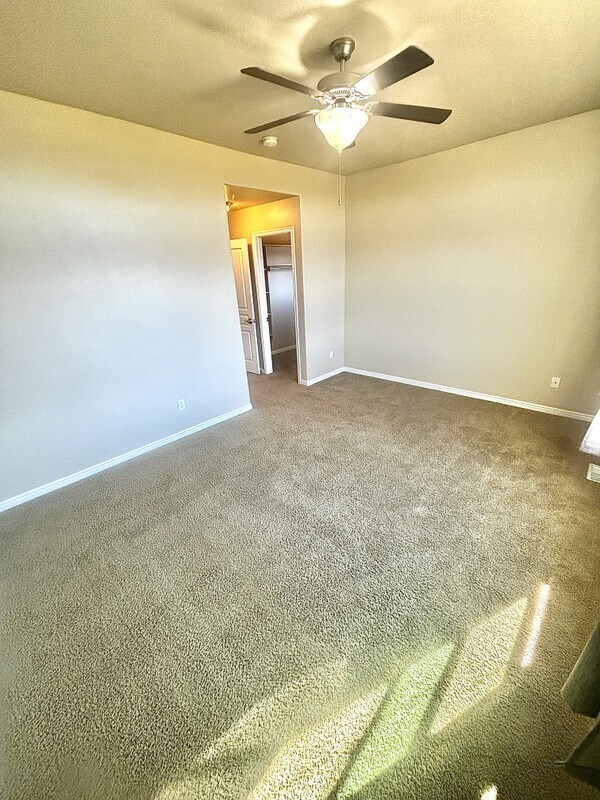 Building Photo - 1296 S Mountain Crst Dr