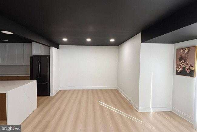 Building Photo - 10811 Violet Ct