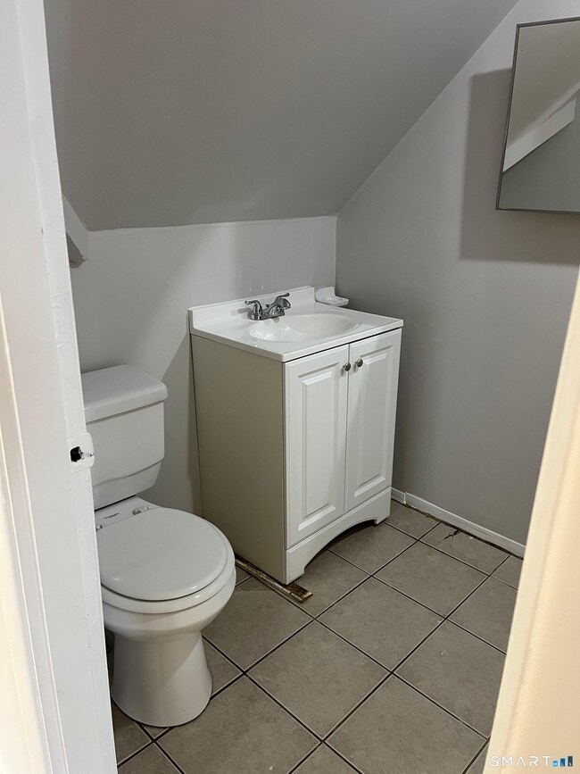 Building Photo - 85 James St