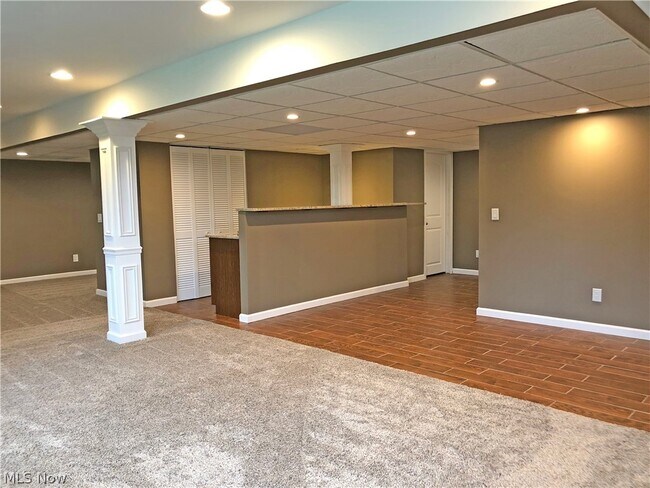 Building Photo - 3696 Kenway Blvd