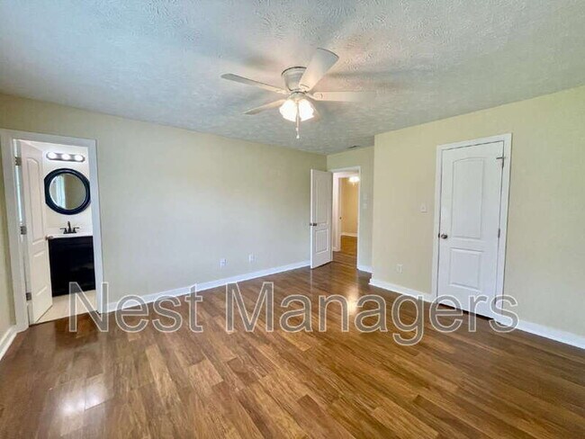 Building Photo - 172 Finch Rd
