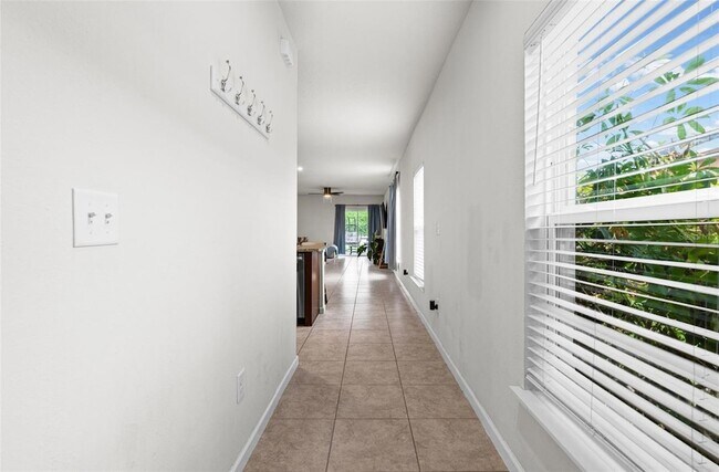 Building Photo - 10966 High Noon Trl