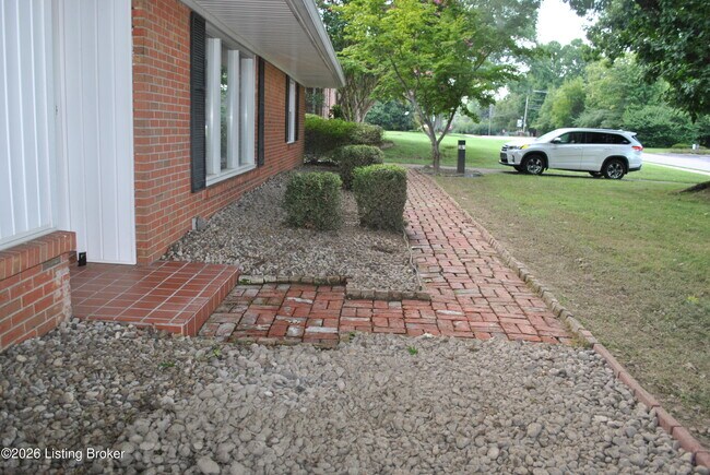 Building Photo - 2706 Lime Kiln Ln