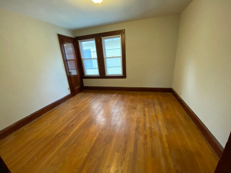 Building Photo - 13 Clark Street - 1st Floor
