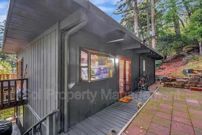 Building Photo - 13546 W Park Ave