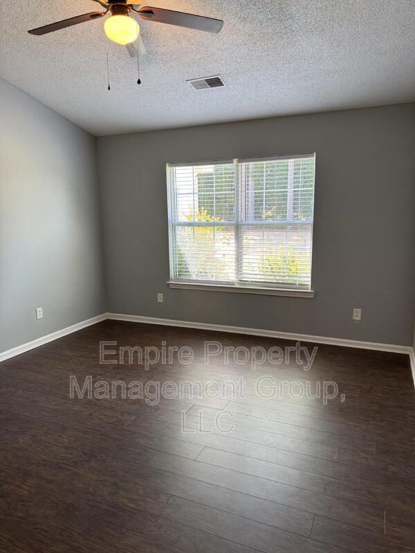 Building Photo - 211 Hamilton Place Rd