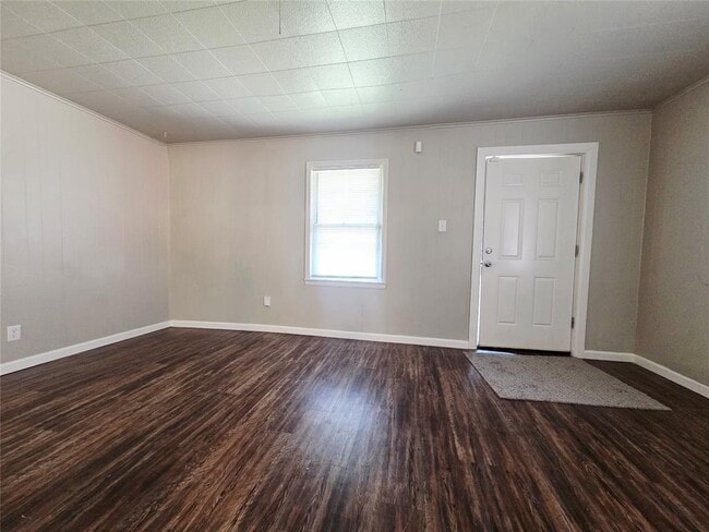 Building Photo - 307 E Kittyhawk Dr