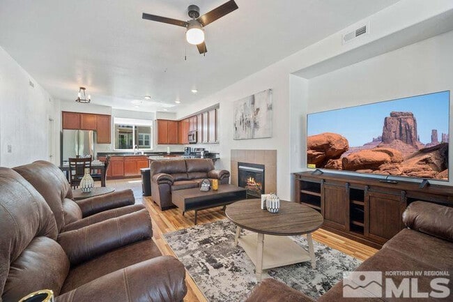 Building Photo - 2490 Eastshore Pl