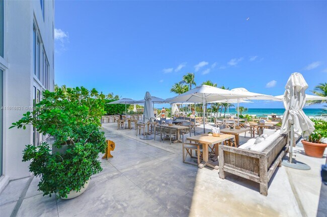 Building Photo - 2301 Collins Ave