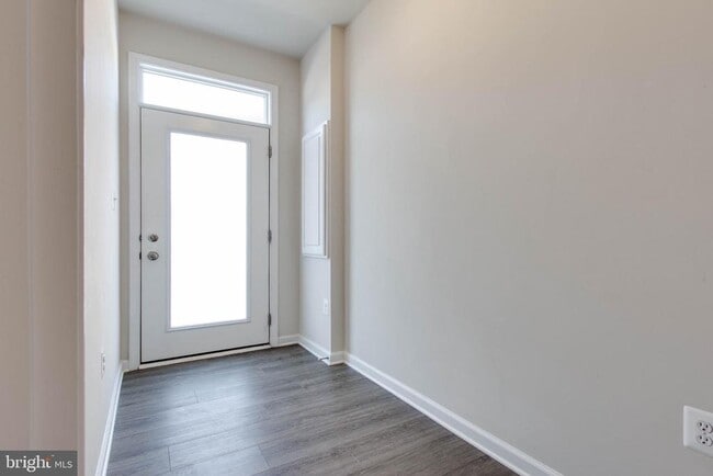 Building Photo - 188 Woodgate Cir
