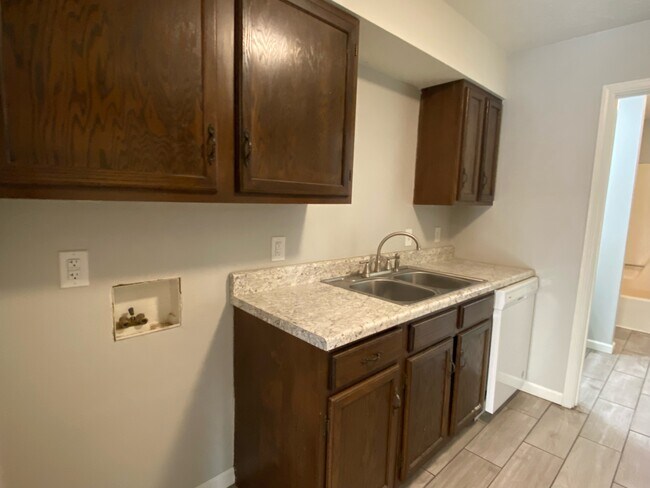 Building Photo - 35 Sta Les Cv