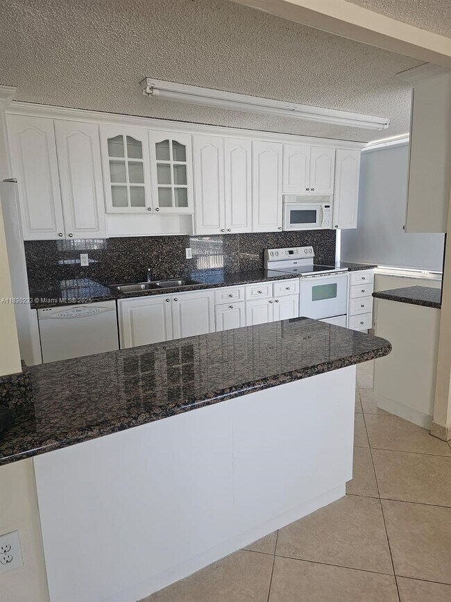 Primary Photo - 18011 Biscayne Blvd