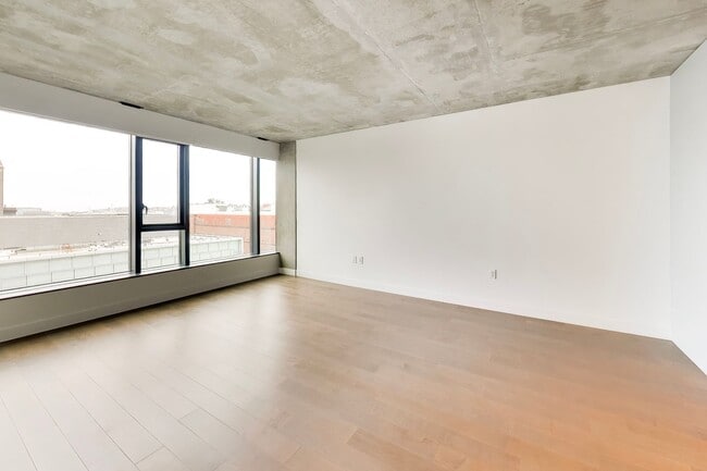 Building Photo - Urban Luxury at SoMa Serif Condos 2BR/2BA | In-Unit Laundry & 24-Hour Security
