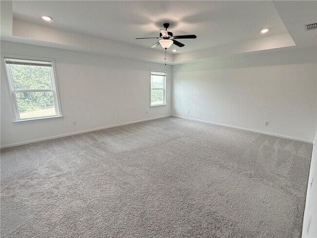 Building Photo - 207 Foxhill Dr