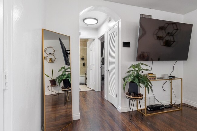 Building Photo - 5510 Adelaide Ave