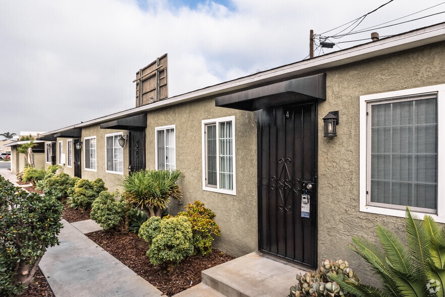 12618 Lakewood - 12621 Glenshire Rd, 12618 Lakewood Blvd.