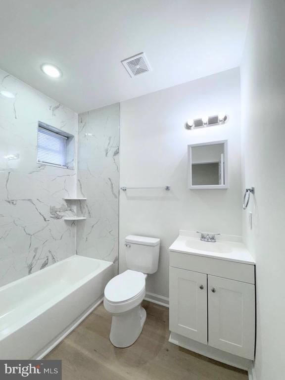 Building Photo - 319 E Lehigh Ave